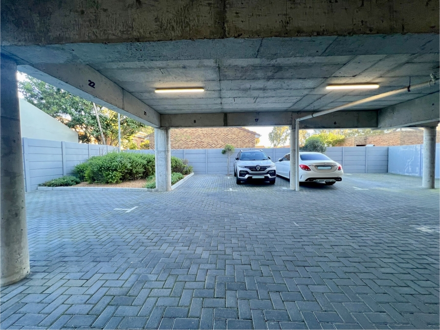 1 Bedroom Property for Sale in Table View Western Cape